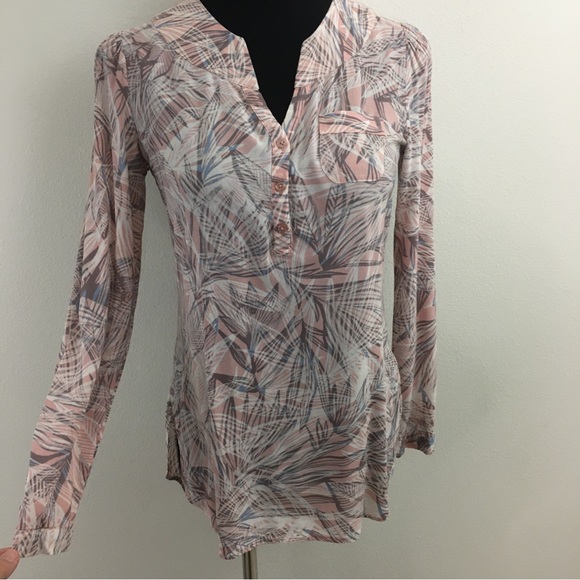 Camber & Grace | Leaf Print Pop Over Blouse - Picture 7 of 13